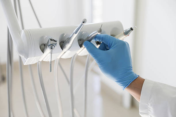 Professional Dental Crowns And Bridges technician working in Round Lake Park, IL